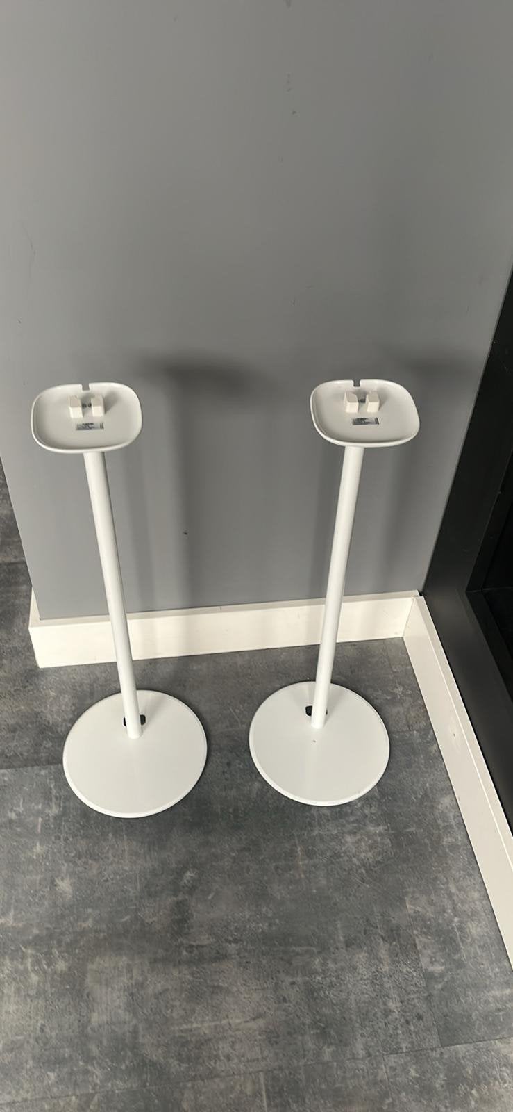 2 x Sonos Standaard voor boxen One of Play1 halenHoenderloo, Muziek en Instrumenten, Standaards, Ophalen, Gebruikt