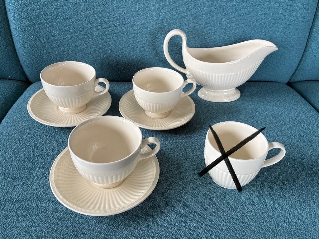 Wedgwood Edme sauskom/juskom + drie grote koppen en schotels, Overige typen, Ophalen of Verzenden, Zo goed als nieuw, Overige stijlen