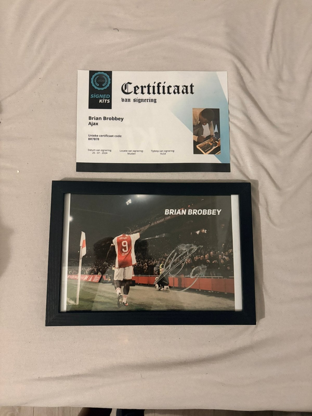 Brobbey gesigneerde foto + echtheids certificaat + video, Audio, Tv en Foto, Ophalen of Verzenden, Zo goed als nieuw