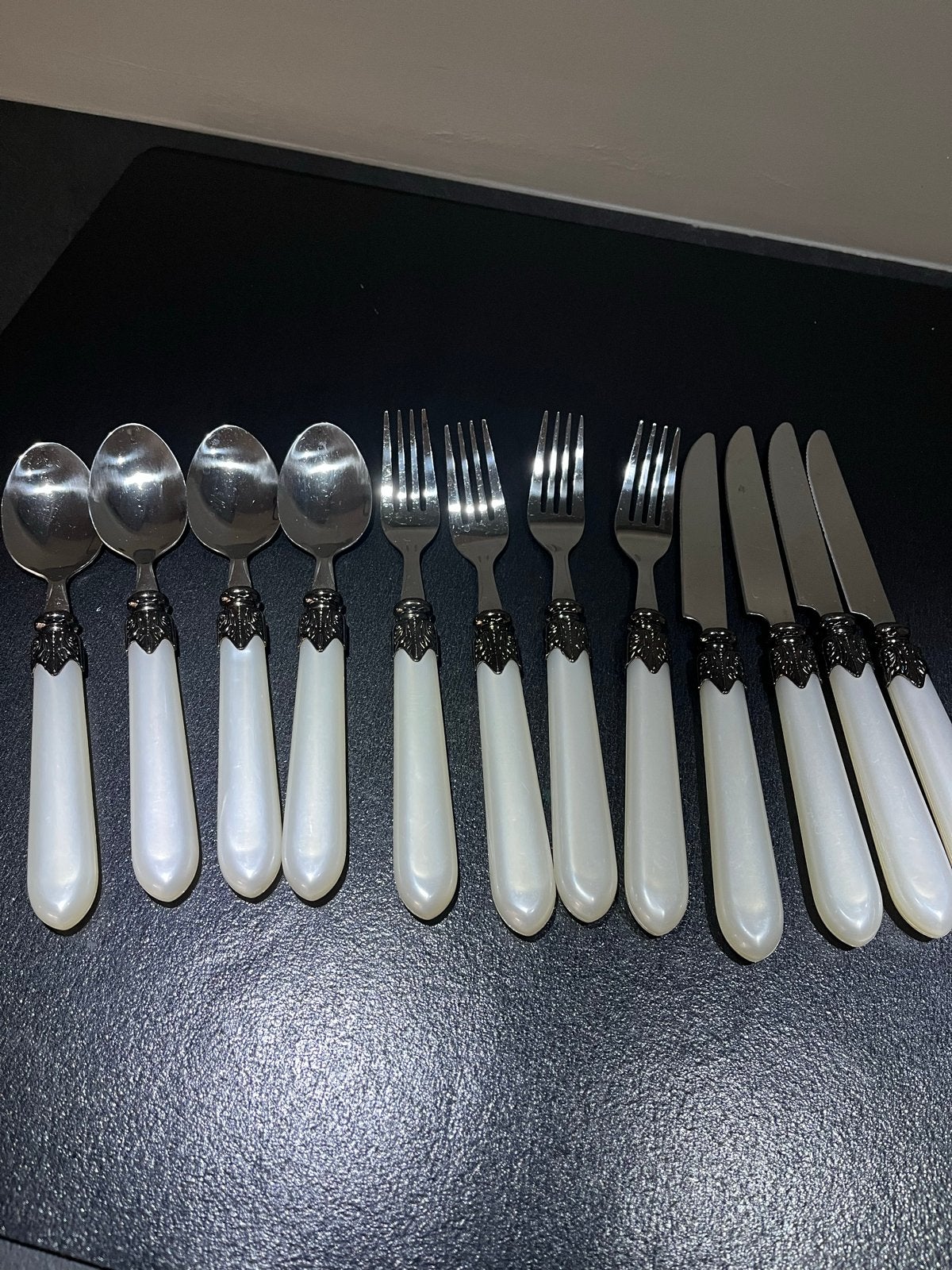 Mooi bestekset met parelmoer handvatten vintage, Huis en Inrichting, Keuken | Bestek, Ophalen of Verzenden, Zo goed als nieuw