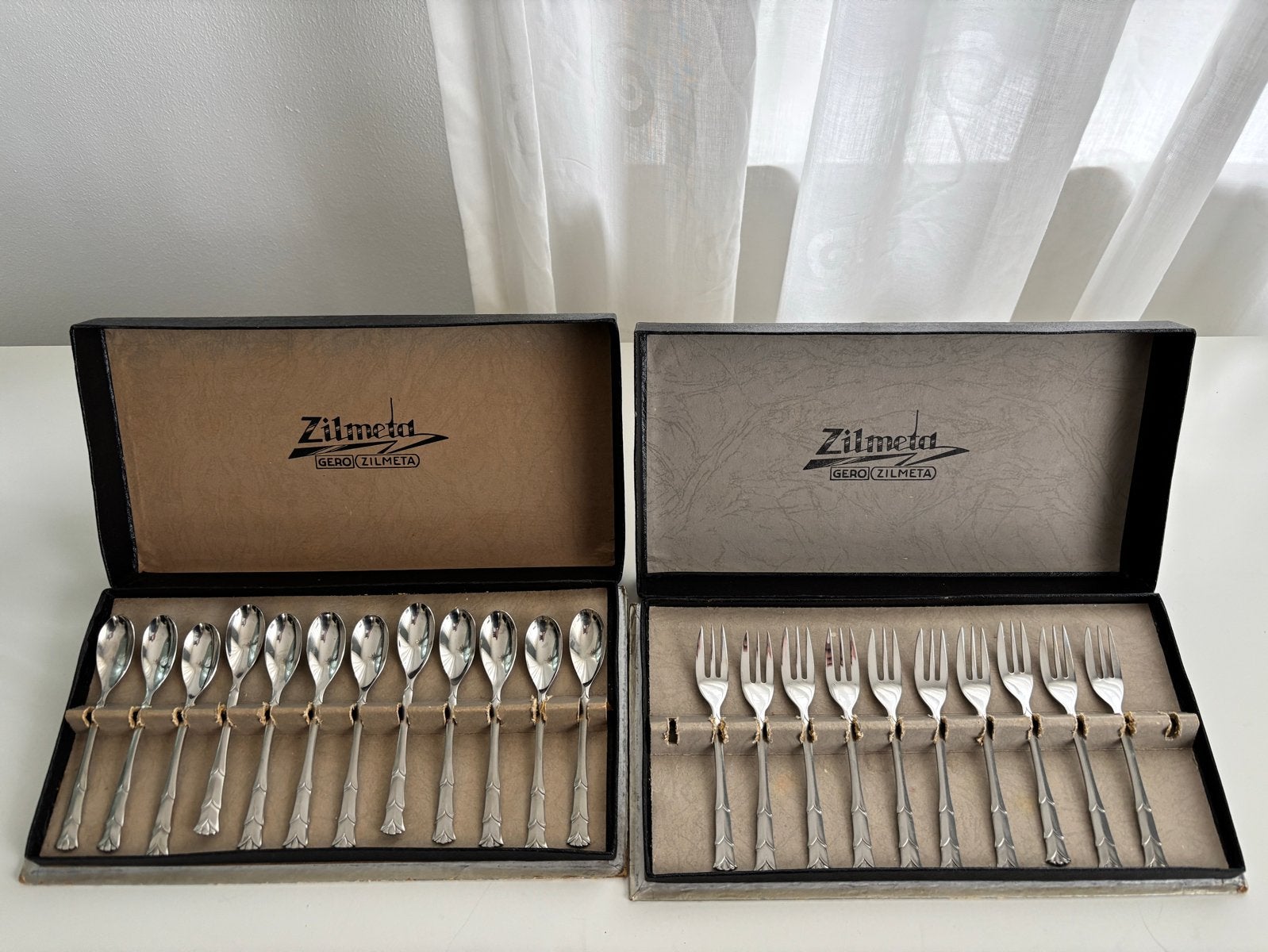 Zilmeta Bestekset: 12 lepels en 10 vorkjes in originele doos, Ophalen of Verzenden