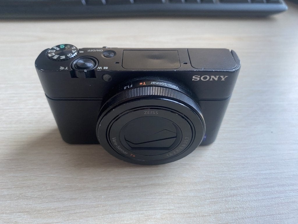 Sony Cybershot DSC-RX100 mark III - Te koop vanaf EU350,-, Gebruikt, Ophalen of Verzenden, Compactcamera, Sony