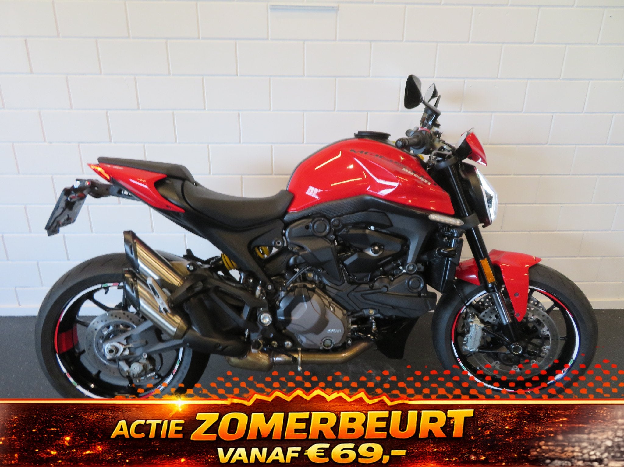 Ducati MONSTER 937 950 + SUPER GAAF! (bj 2021), Motoren, Motoren | Ducati, 950 cc, Bedrijf, Naked bike