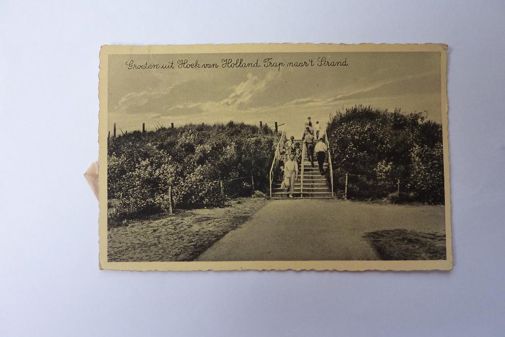 Groeten uit Hoek van Holland Trap naar 't Strand 1935, Ophalen of Verzenden, 1920 tot 1940, Gelopen, Zuid-Holland