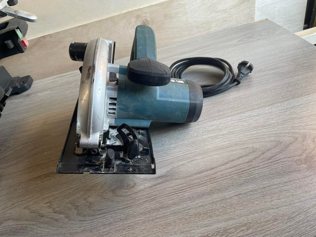 Cirkelzaag, Doe-het-zelf en Verbouw, Gereedschap | Slijpmachines, Ophalen of Verzenden, Zo goed als nieuw, Minder dan 700 watt