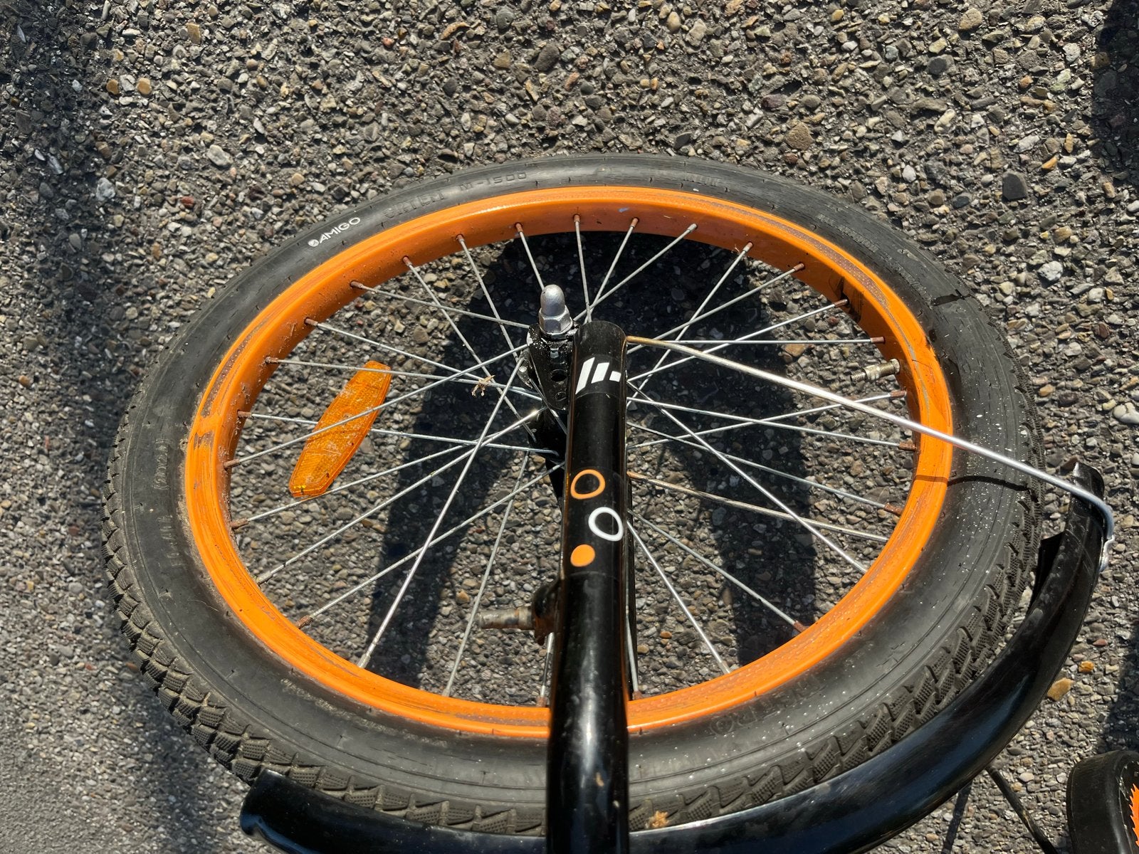Amigo Kinderfiets Zwart/Oranje - 20 inch met ketting slot, Ophalen, Gebruikt, Terugtraprem, 20 inch of meer