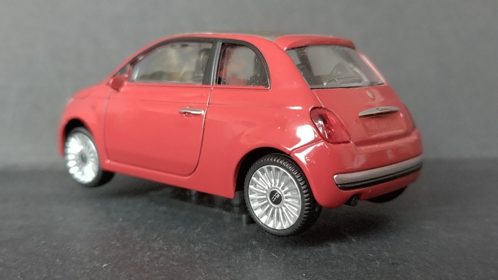 Fiat 500 1:43 Mondo Motors Pol, Overige merken, Auto, Verzenden, .