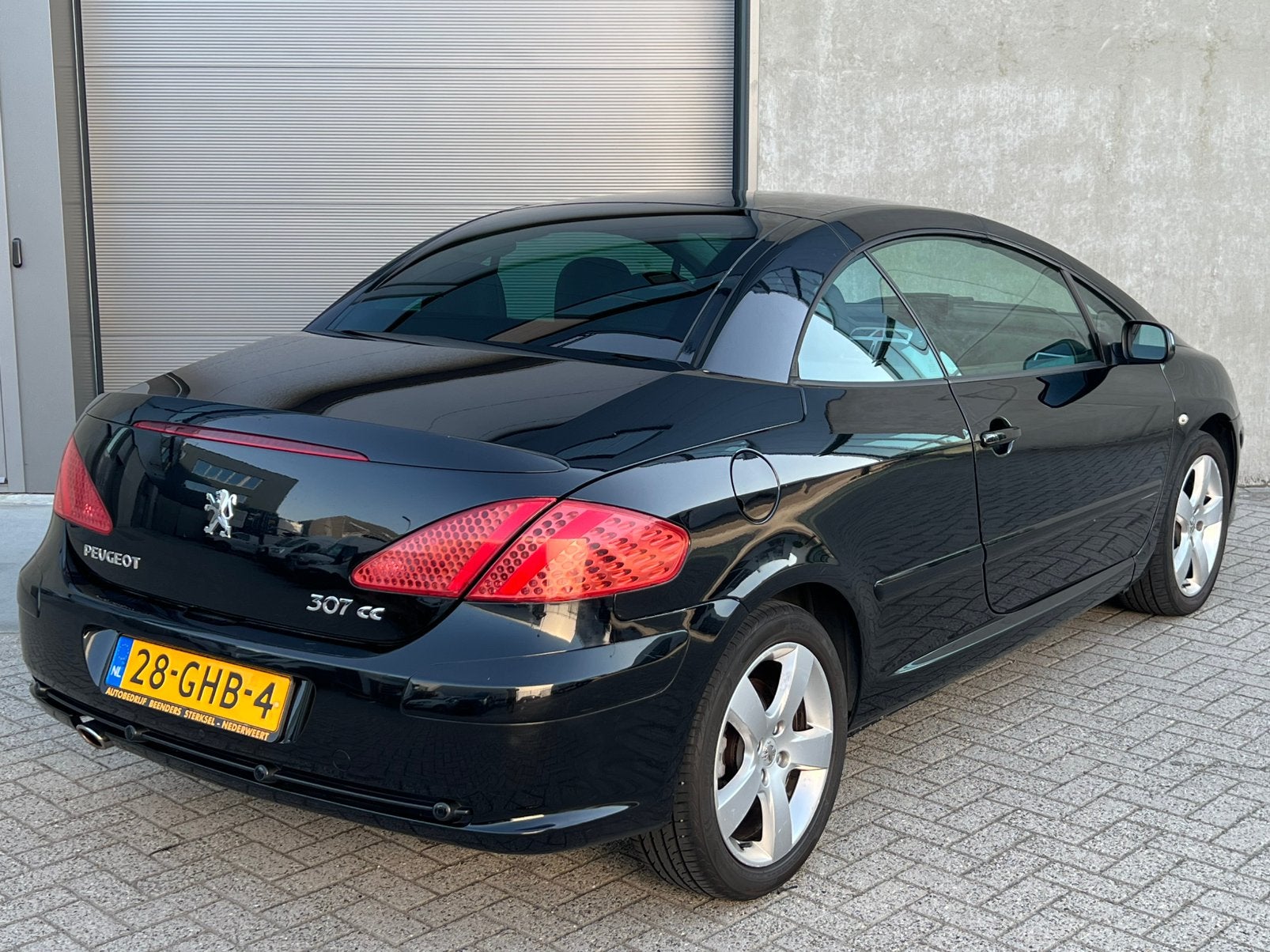 Zwarte Peugeot 307 CC 2.0 Cabriolet 2008 FaceLift/Leer/Apk!, Voorwielaandrijving, Zwart, 4 cilinders, Cabriolet