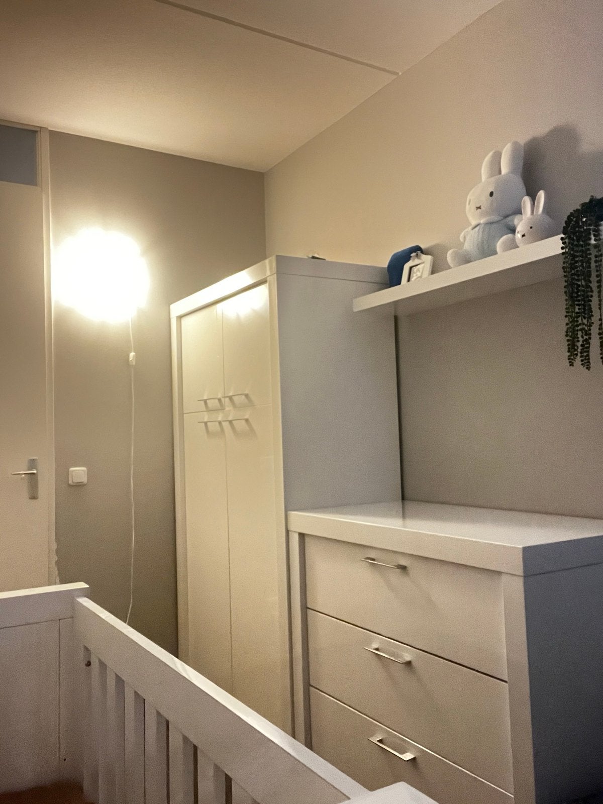 Interbaby Calgary babykamer set:ledikant,commode&kledingkast, Ophalen, Zo goed als nieuw, Ledikant