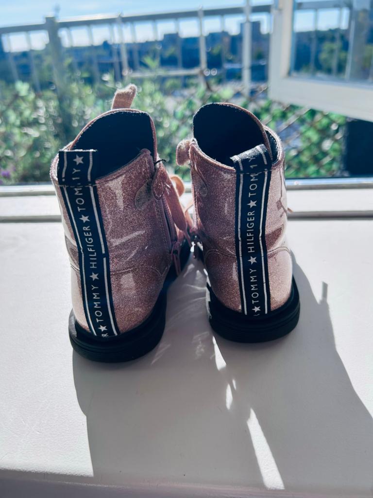 Tommy Hilfiger goude glitter laarsjes maat 24, Verzenden, Gebruikt, Meisje, Laarsjes
