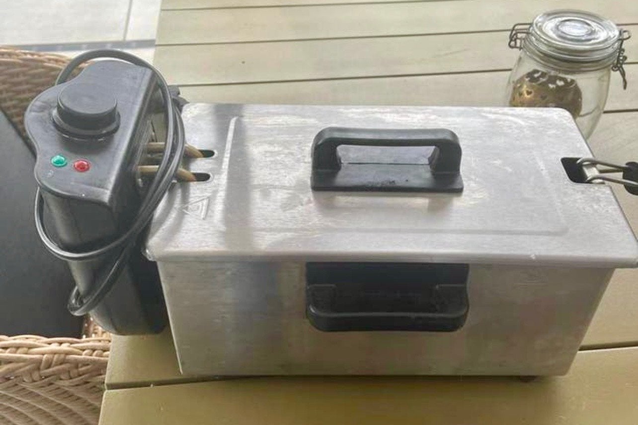 Friteuse 3 liter - Evora WJ-800, 2 tot 3 liter, Ophalen of Verzenden, Gebruikt, Uitneembare binnenpan