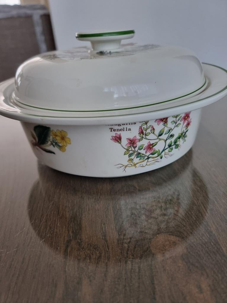 Wedgwood Florabunda dekschaal, Huis en Inrichting, Keuken | Servies, Ophalen of Verzenden