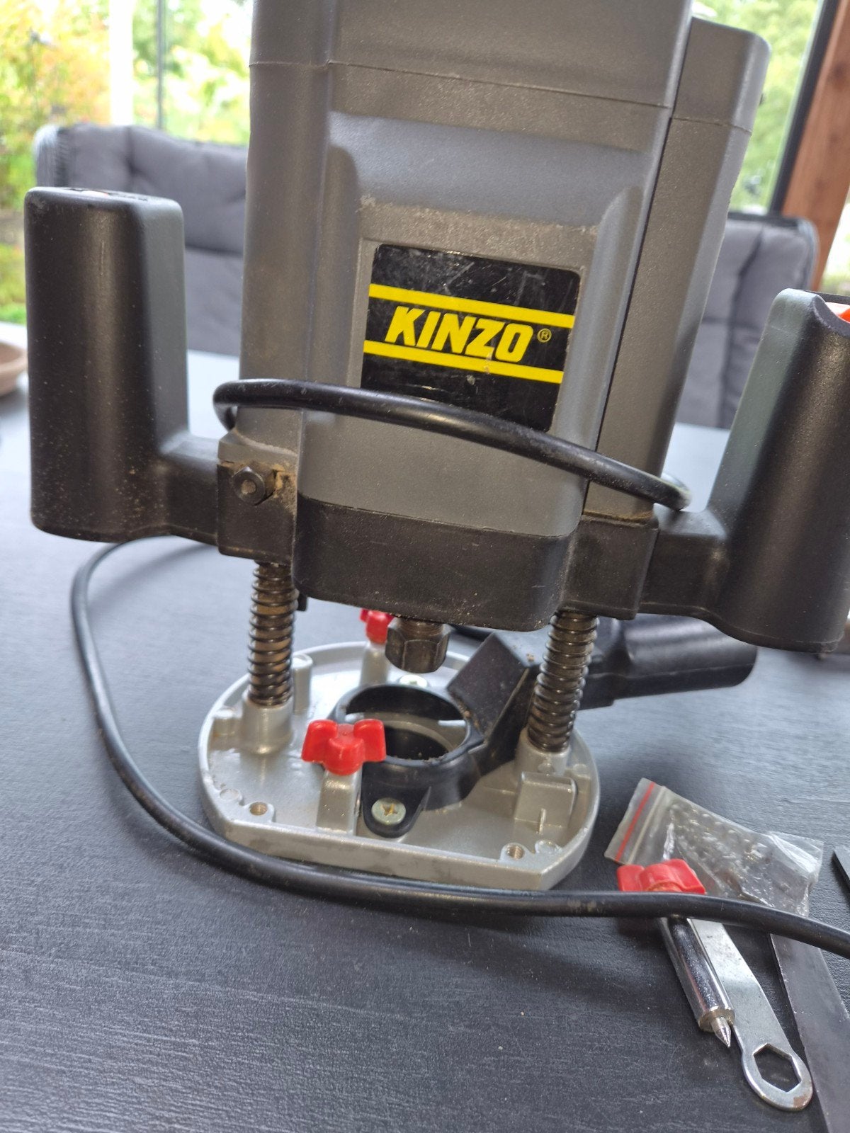 Kinzo Bovenfrees 700W met Frezenset, Gebruikt, Kinzo, Ophalen of Verzenden, Bovenfrees