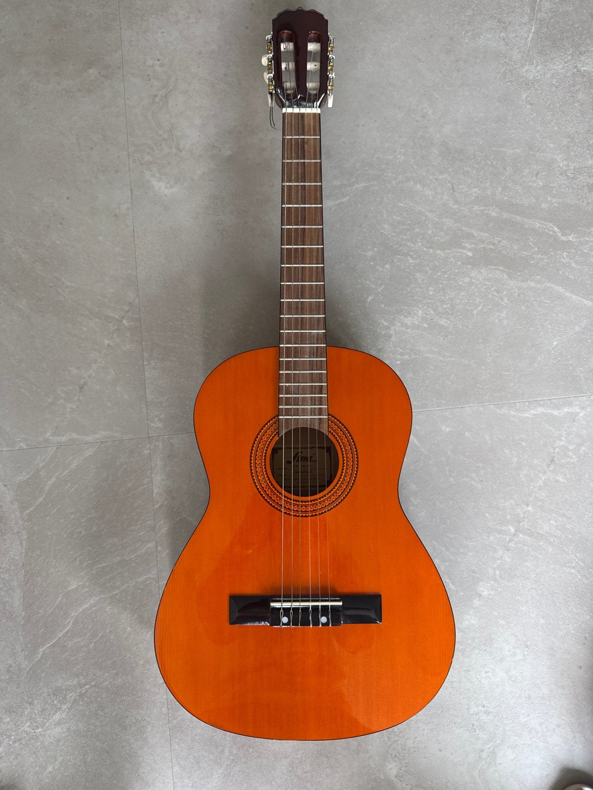 Fina 501 3/4 Gitaar met hoes en stemapparaat - Zo goed als n, Ophalen, Zo goed als nieuw, Klassieke of Spaanse gitaar, Met koffer