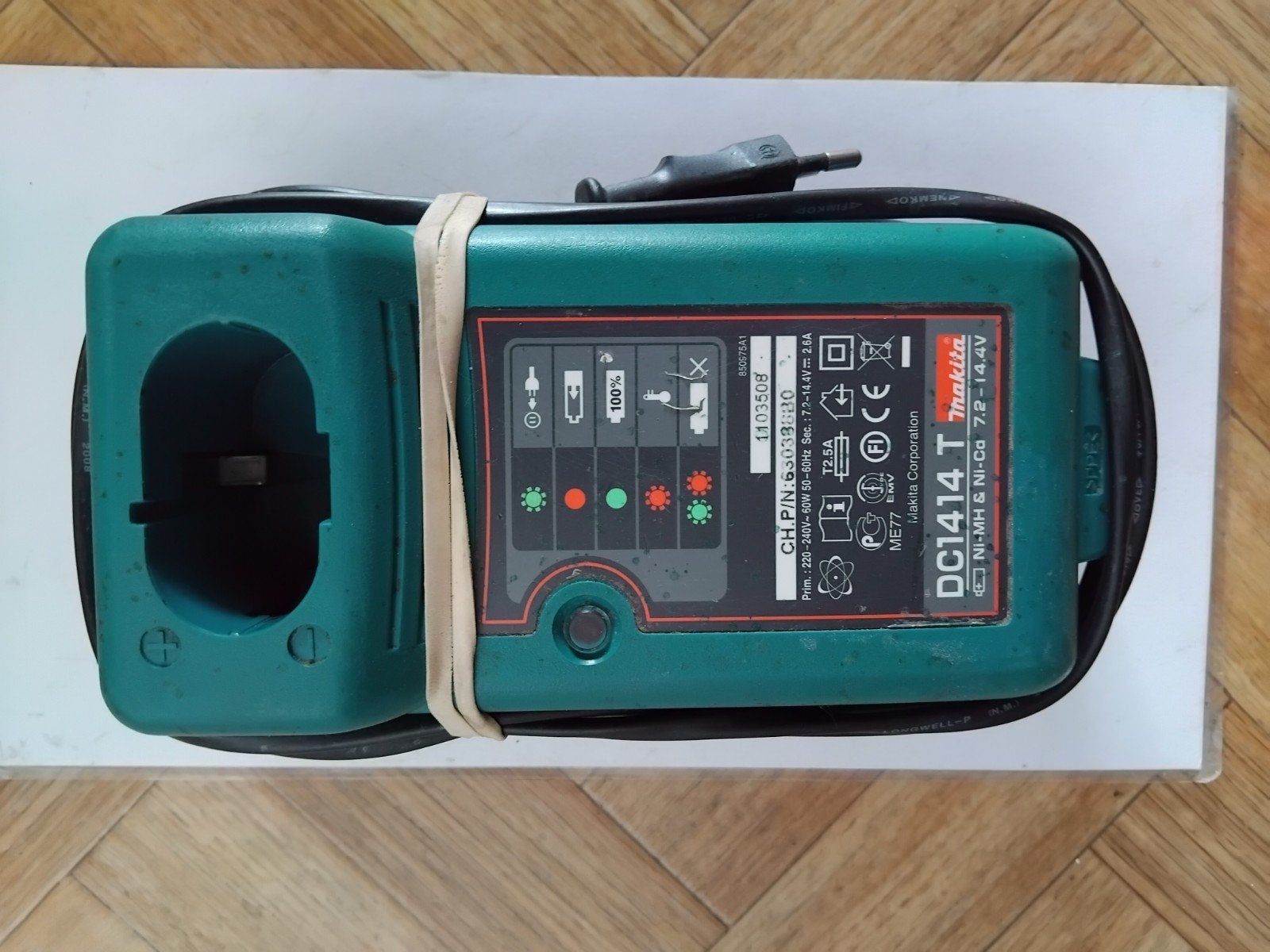 MAKITA BATTERY OPLADER ., Ophalen, Boor- en Schroefmachine