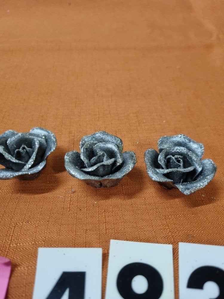 mini roosjes zilverkleurig [b483], Ophalen of Verzenden, 'T Olde Gre-j, Info@toldegrej.nl, Endepoelstraat 20f Didam