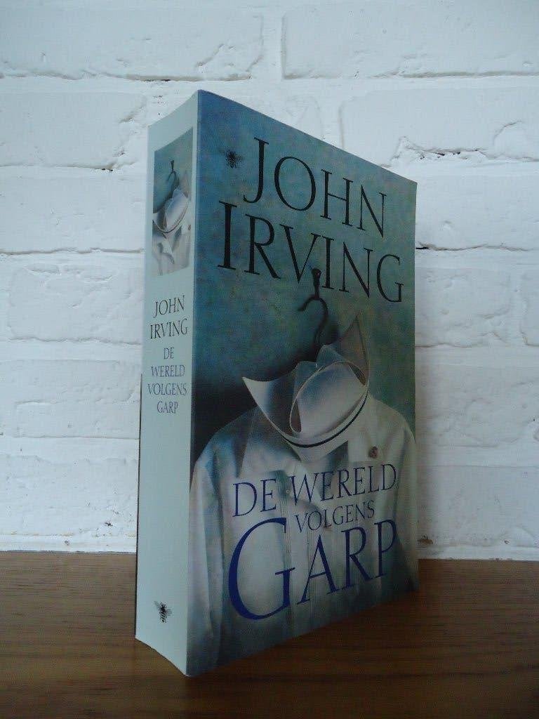 John Irving - De wereld volgens garp, Ophalen of Verzenden, Zo goed als nieuw, John Irving