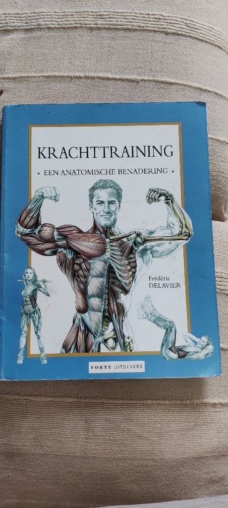 Krachttraining - een anatomische benadering boek, Gelezen, Frédéric Delavier, Ophalen of Verzenden, Fitness