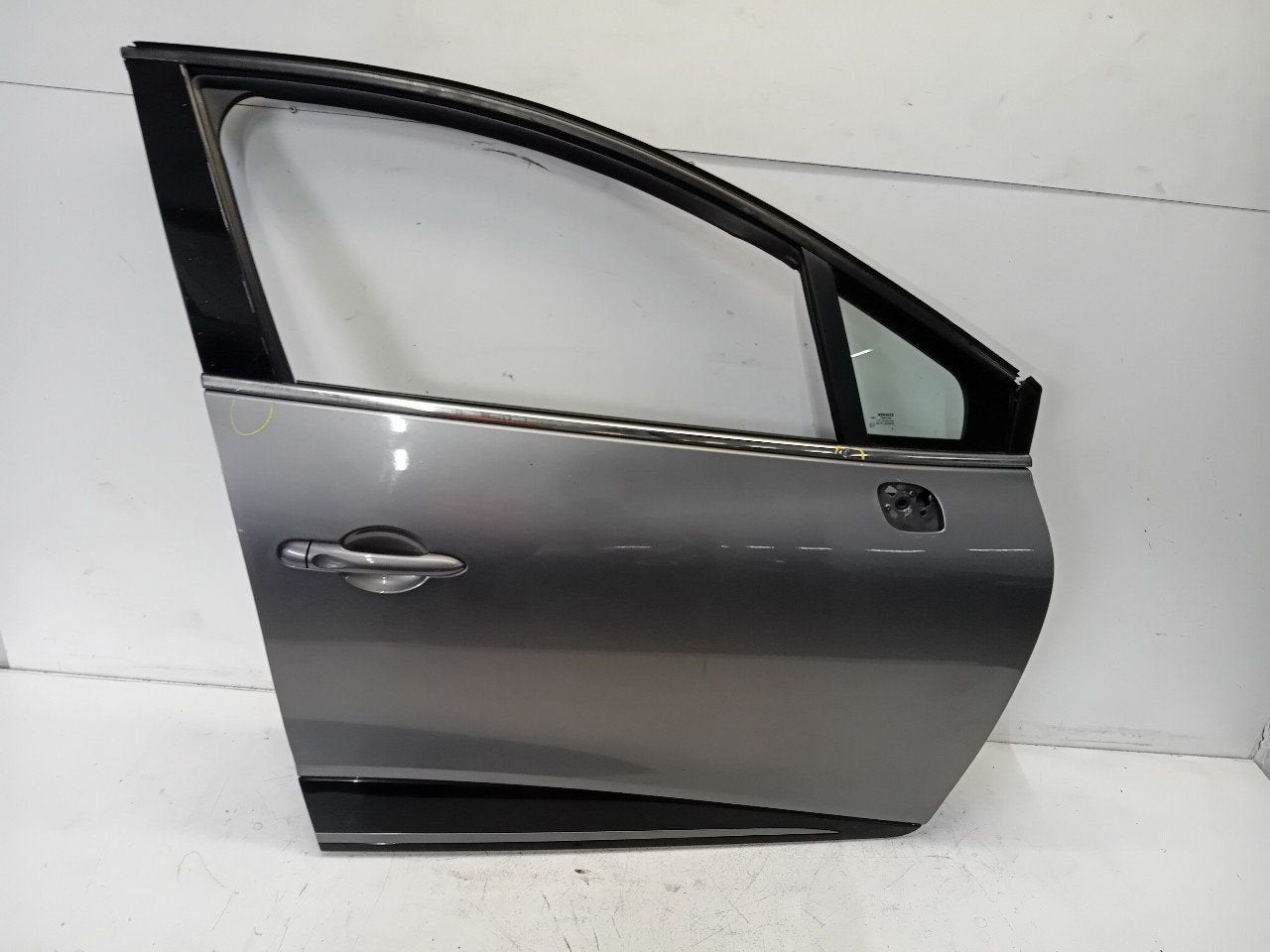 Portier rechts voor Renault Clio, Onderdelen@venauto.nl, Van der Ven Autorecycling B.V., Gebruikt, Ettenseweg 76, 4706 PB Roosendaal, The Netherlands