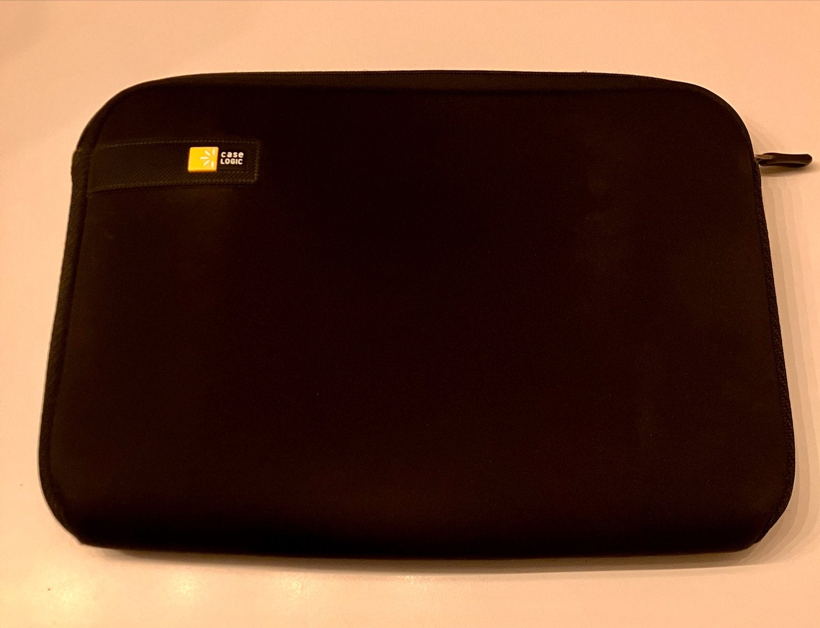 Case Logic Laptophoes / Sleeve - 13 inch - Zwart, Computers en Software, Ophalen of Verzenden, 13 inch, Gebruikt, Case Logic