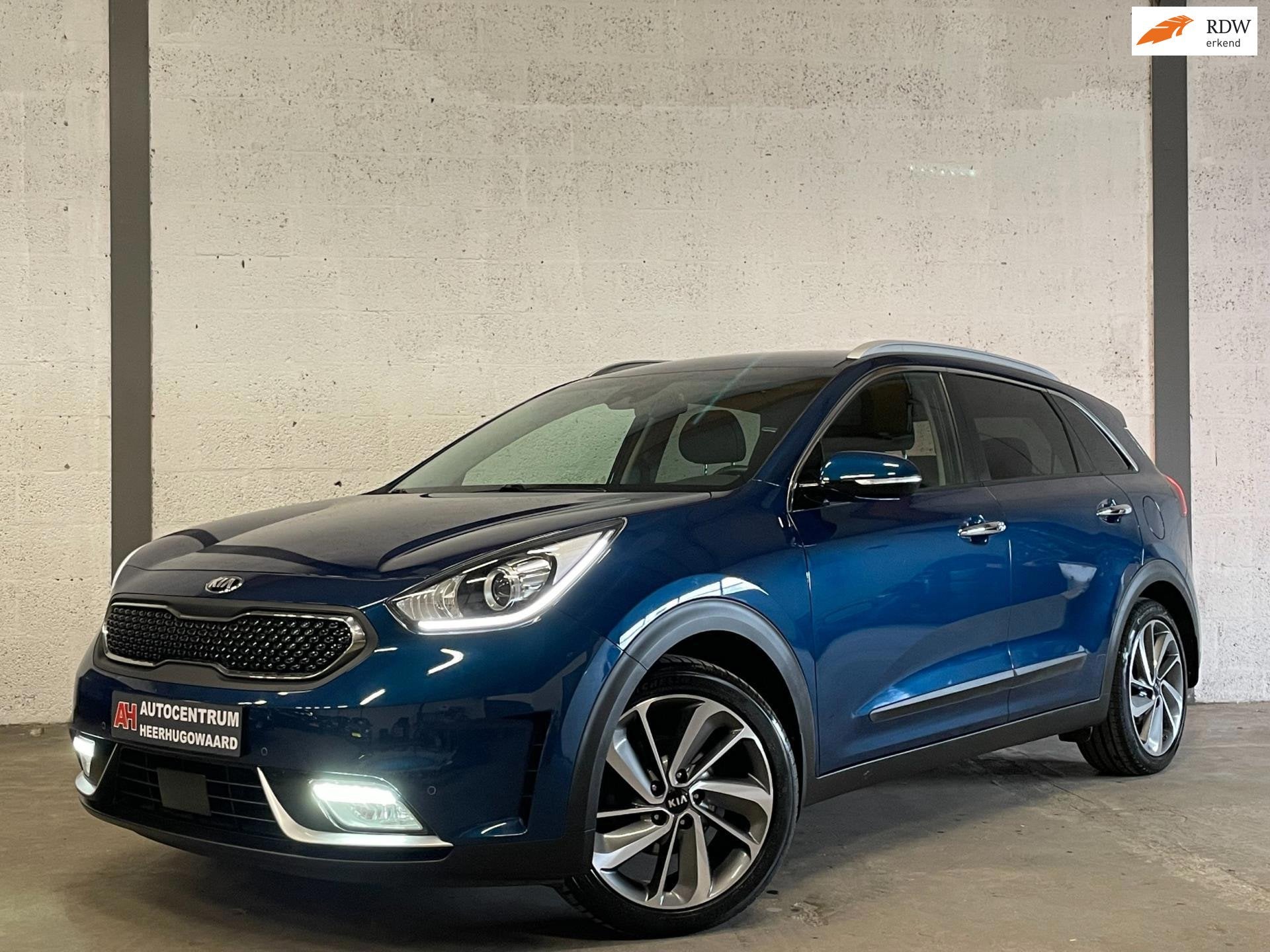 Kia Niro 1.6 GDi Hybrid ExecutiveLine Navi|Leder|Carplay|Mem, Dealer onderhouden, Gebruikt, Zwart, Blauw