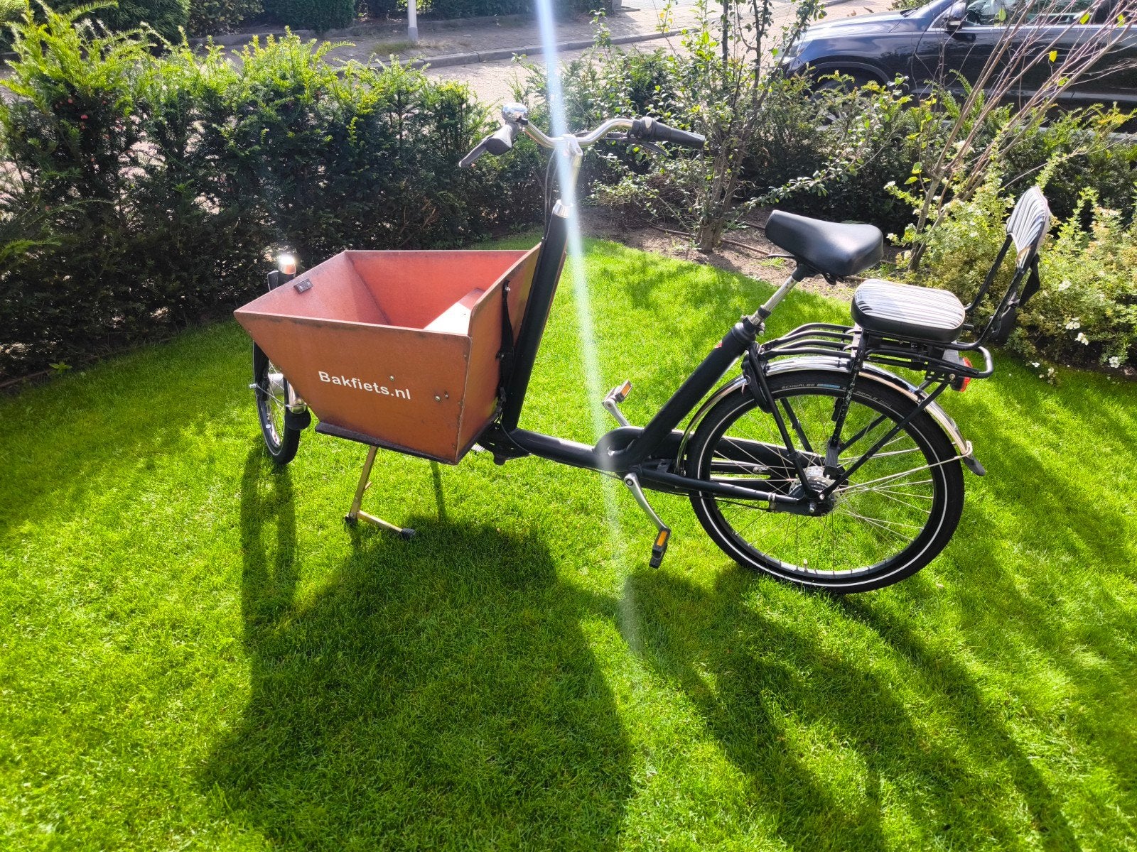 Bakfiets met verstelbaar zadel en nieuwe banden, Ophalen, Gebruikt, Goederen, Overige merken