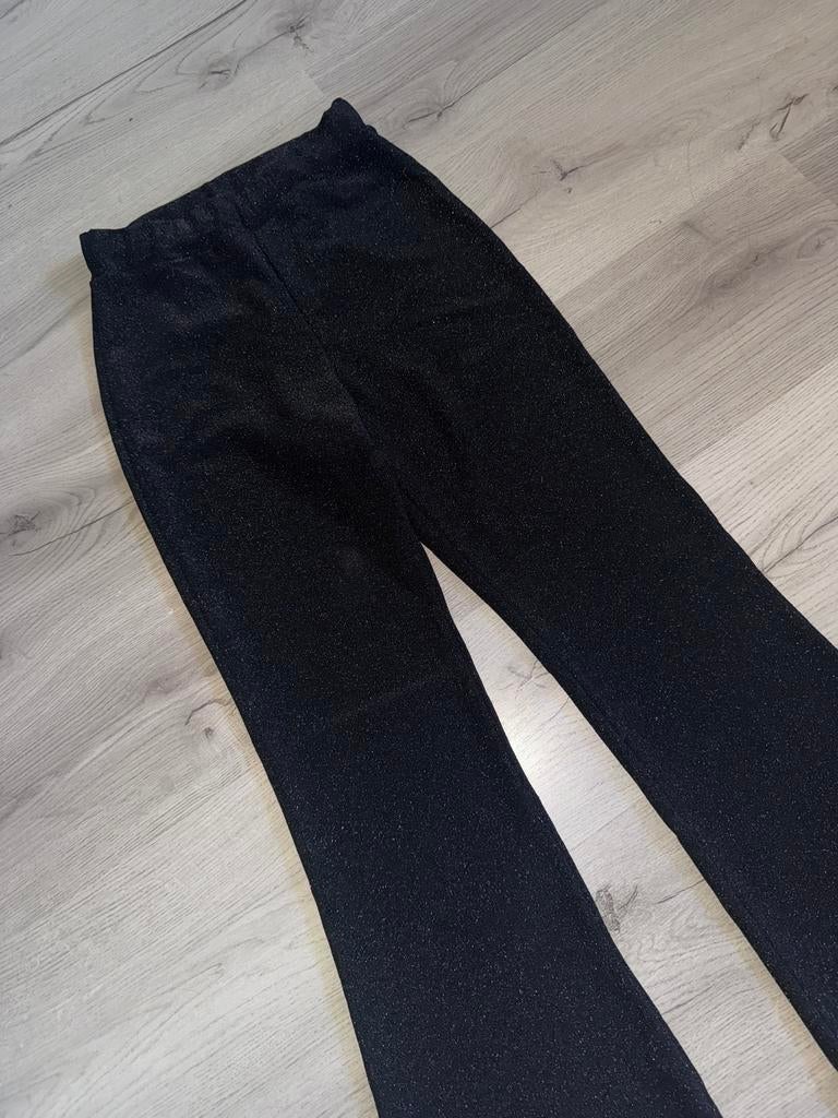 Costes glitter flair broek - Maat S, Kleding | Dames, Broeken en Pantalons, Ophalen of Verzenden, Gedragen, Maat 36 (S), Zwart
