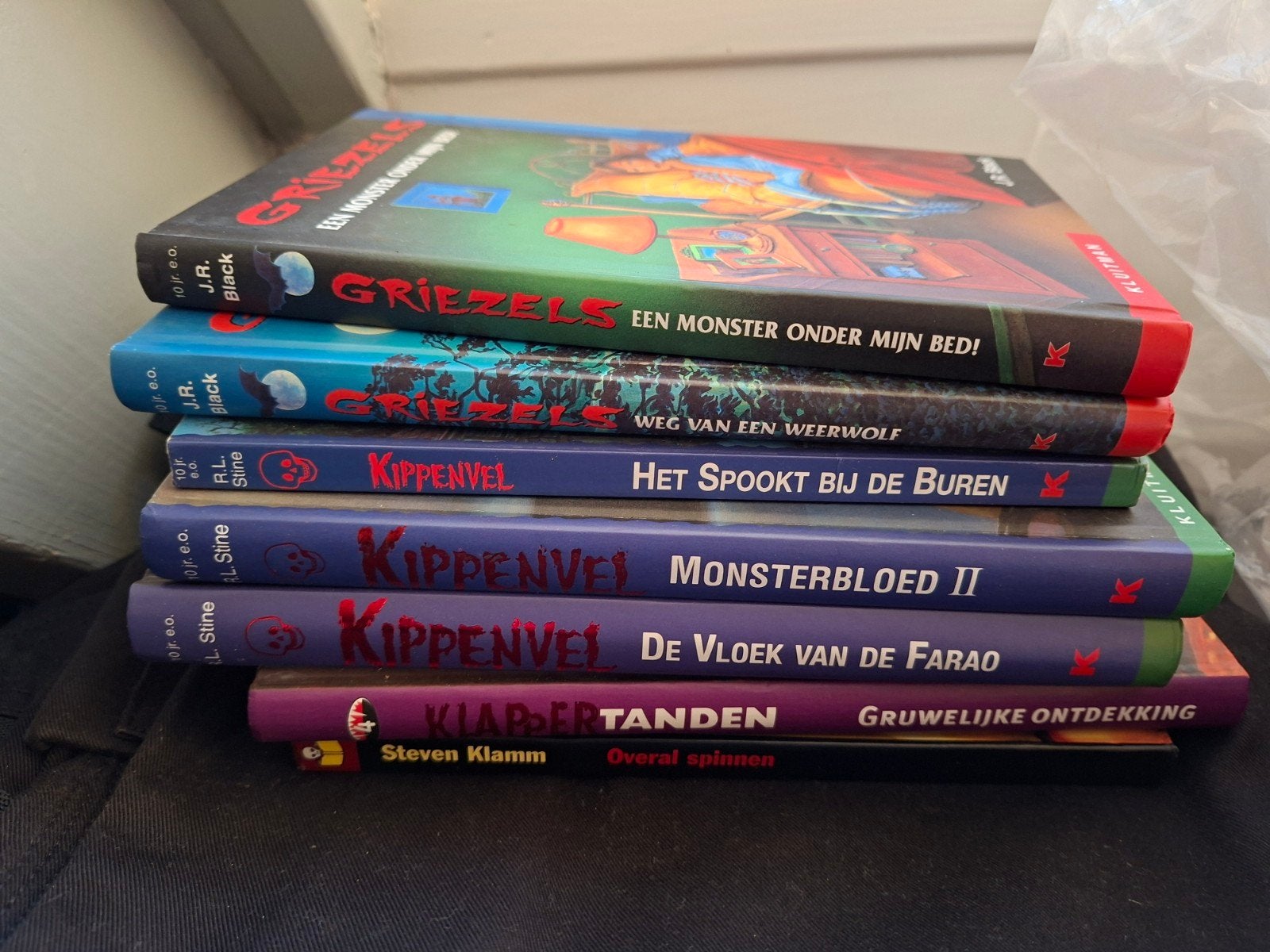 Griezel- en Kippenvel boeken - Set van 7, Boeken, Ophalen of Verzenden, Gelezen, J.R. Black, R.L. Stine, Steven Klamm, Fictie