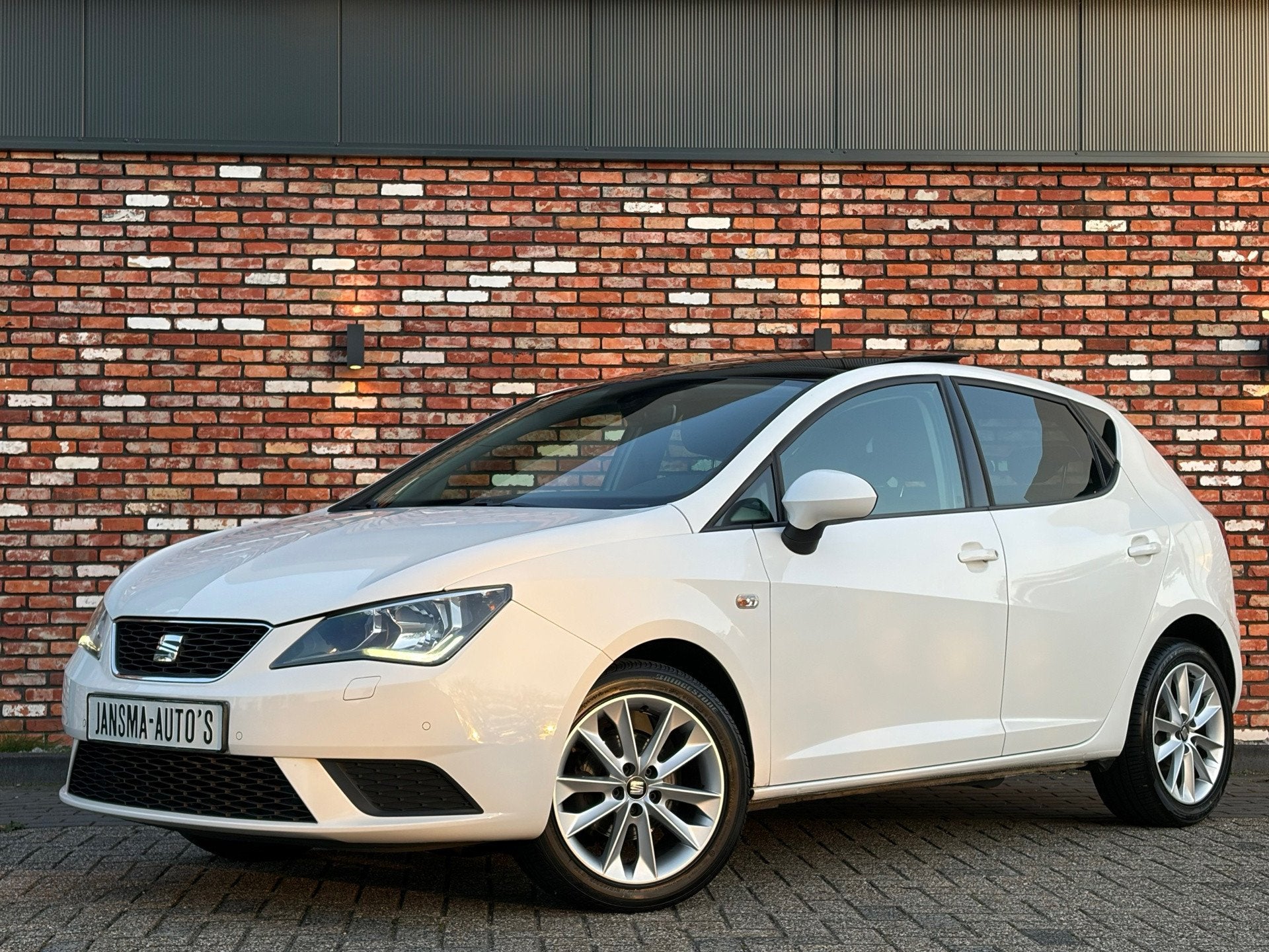 SEAT Ibiza 1.0 Style Pano Carplay Led Stoelverw Pdc Clima Al, Auto's, Dealer onderhouden, Gebruikt, Zwart, 540 kg