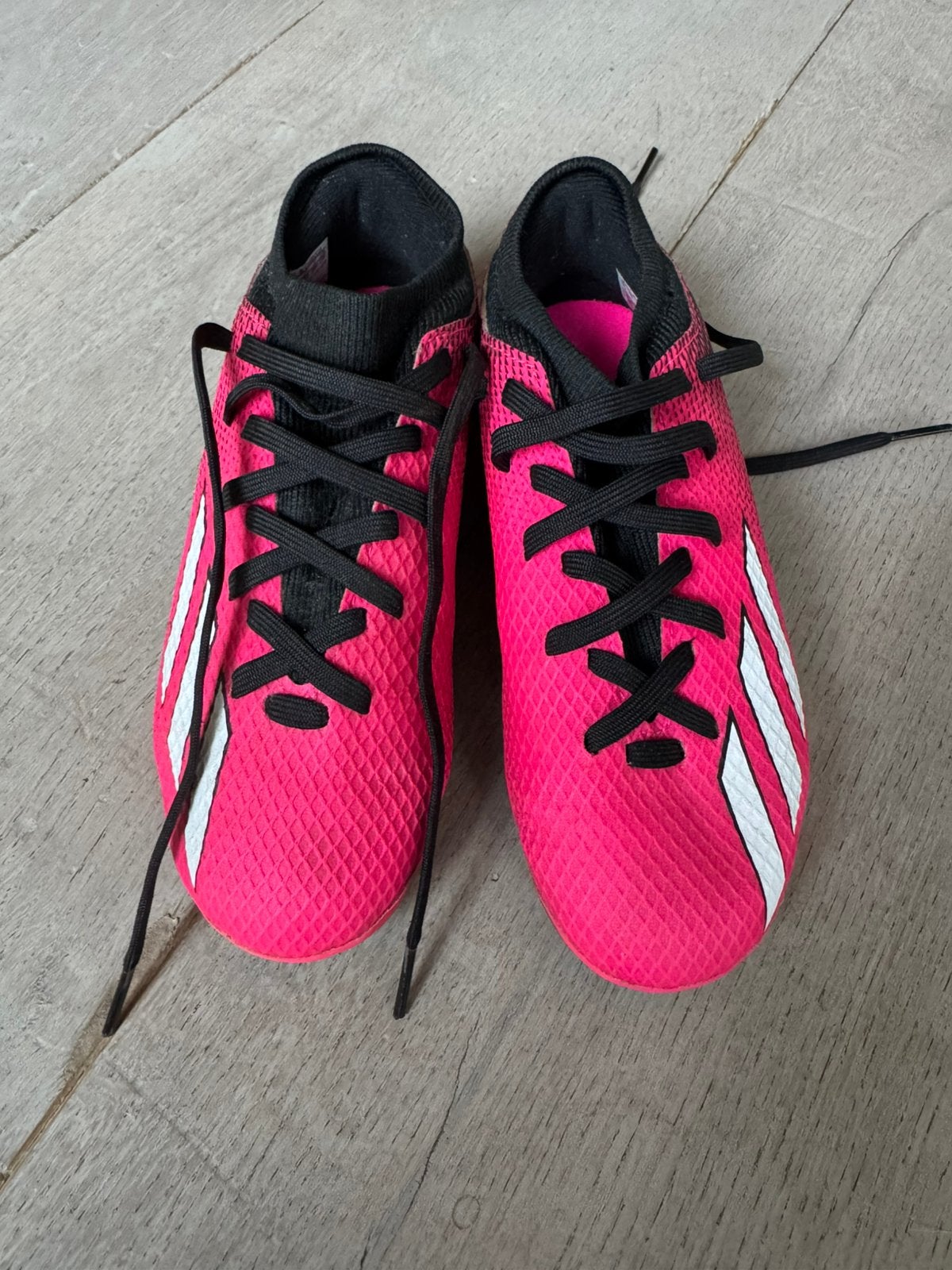 voetbalschoenen maat 33, roze, Adidas, Maat XS of kleiner, Schoenen, Ophalen of Verzenden, Zo goed als nieuw