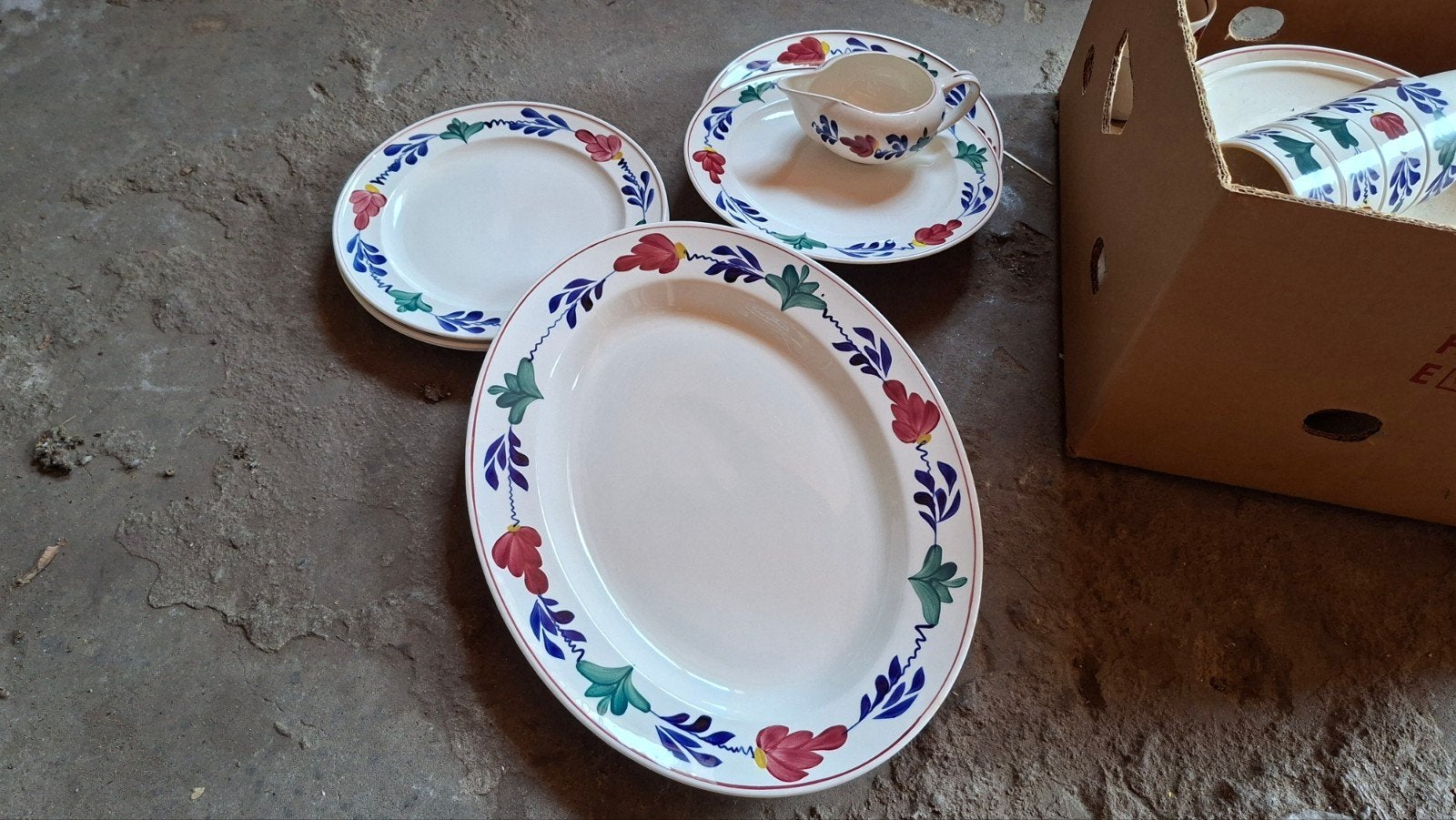 Grote partij Boerenbond servies, Ophalen