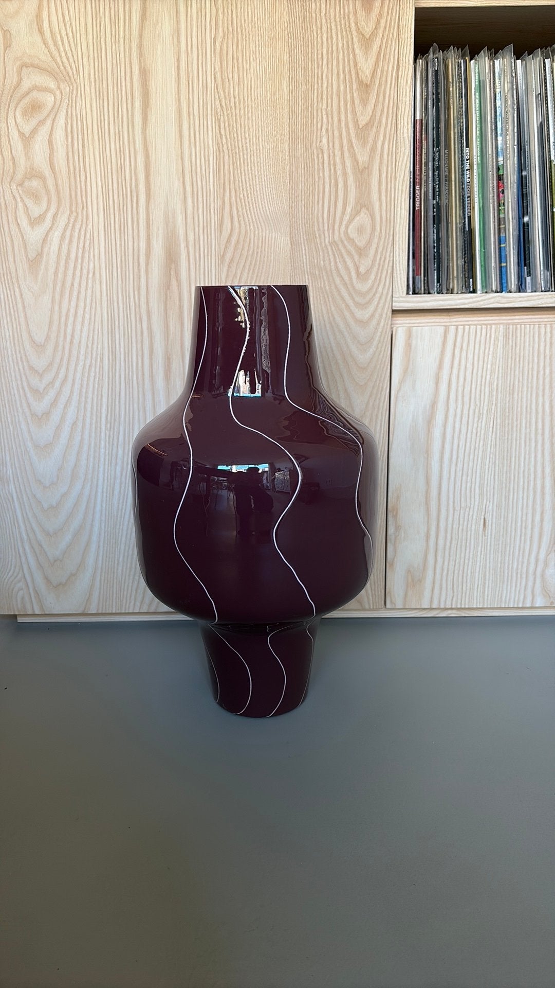 Moderne vaas, “Spire”,kleur aubergine/bruin, metaal, Overige kleuren, 63 cm, Nieuw, Ophalen of Verzenden