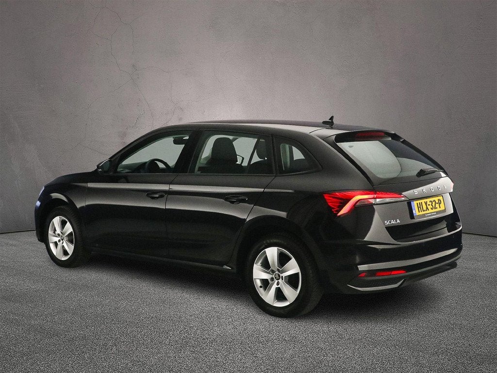 Skoda Scala Selection 1.0 TSI 115pk DSG Automaat Cruise cont, Auto's, Skoda, Euro 6, Zwart, Origineel Nederlands, 19 km/l