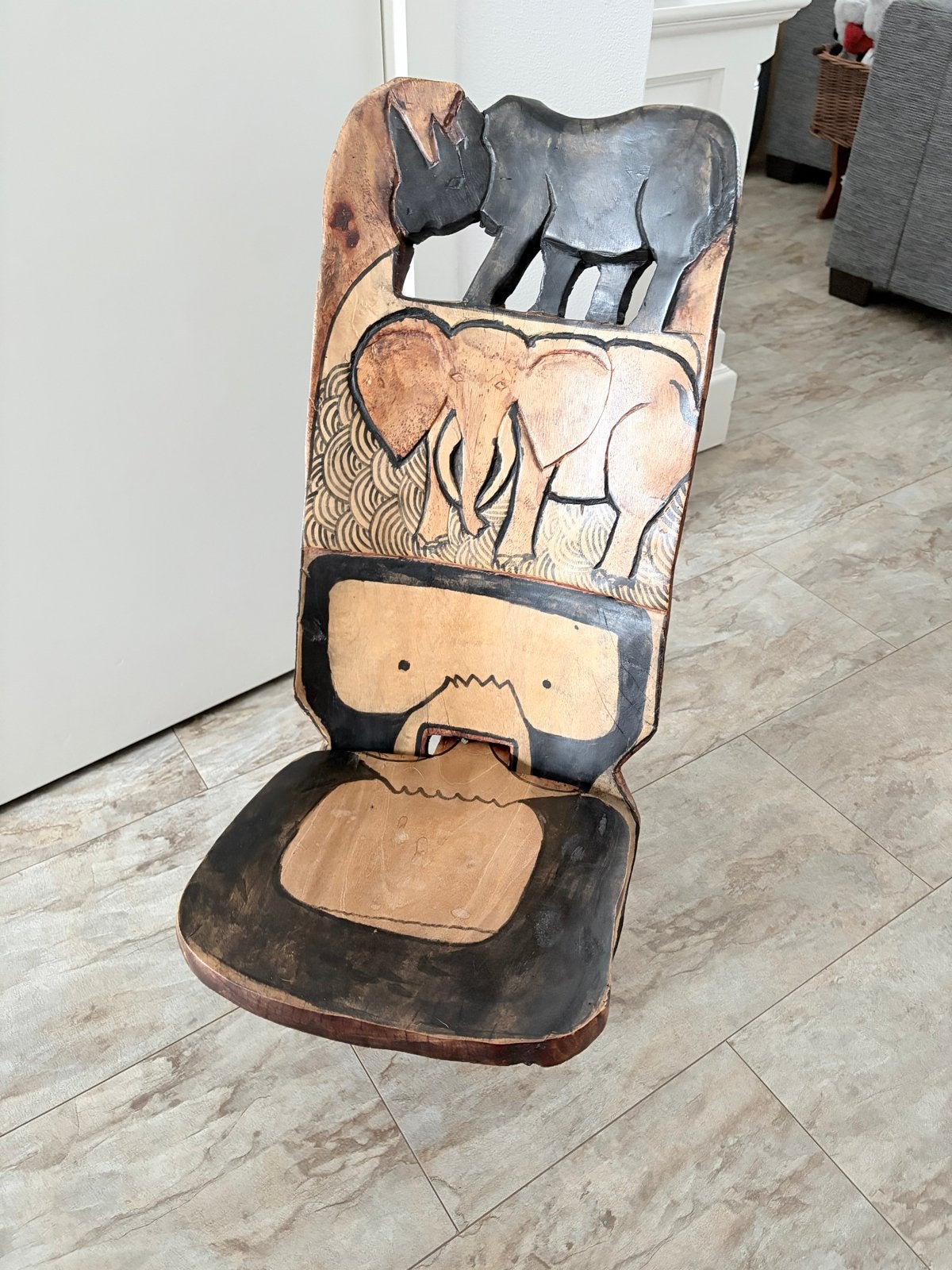 Unieke handgesneden Afrikaanse stoel met dierenmotieven, Antiek en Kunst, Ophalen
