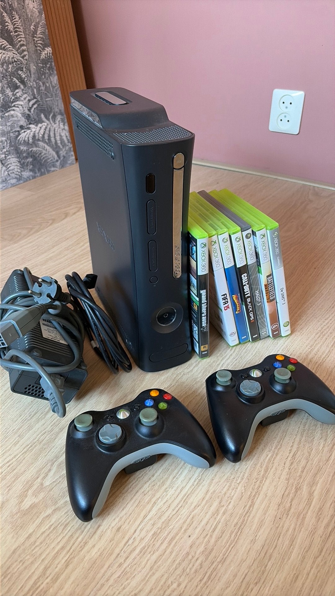 Xbox 369 120gb HDD incl 2 controllers en GTA 5, Spelcomputers en Games, Ophalen of Verzenden, Gebruikt, Met 2 controllers