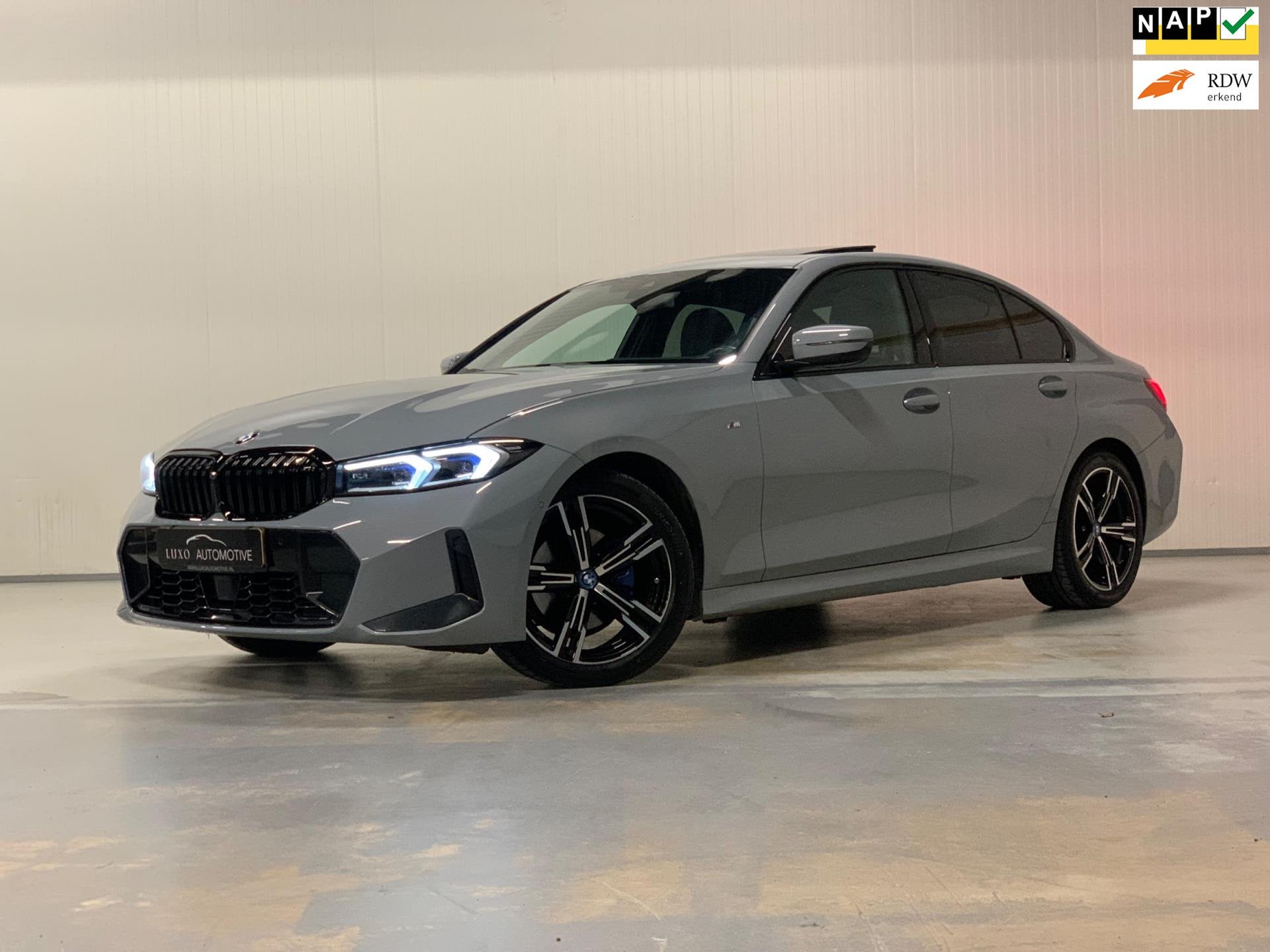 BMW 3-serie 320d | M-SPORT | SCHUIF/KANTEL | HUD | VOERTUIGV, Auto's, Automaat, Dealer onderhouden, Achterwielaandrijving, Euro 6