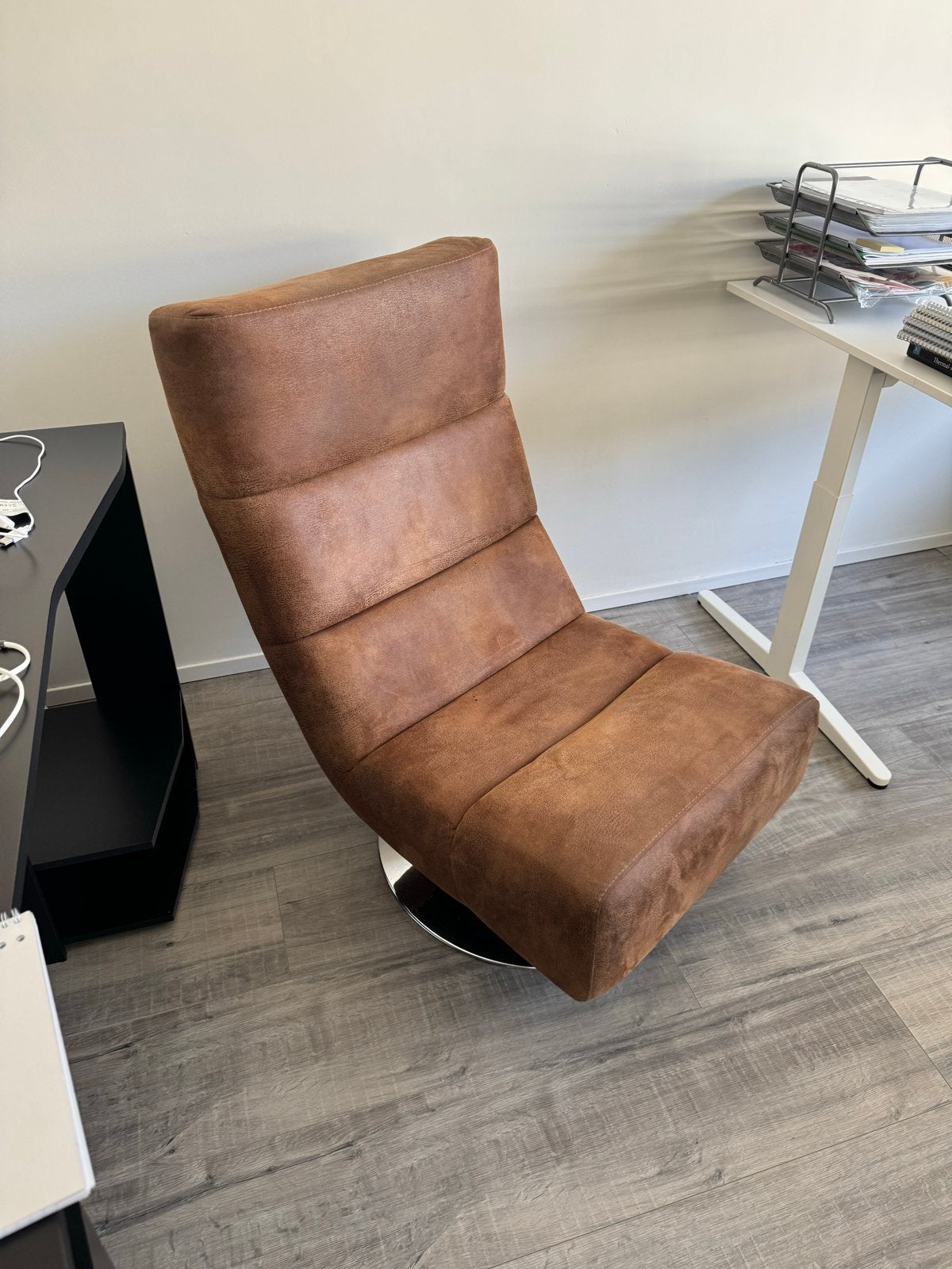 Comfortabele design fauteuil - Gebruikt maar in goede staat, Ophalen, Gebruikt, 75 tot 100 cm, Stof