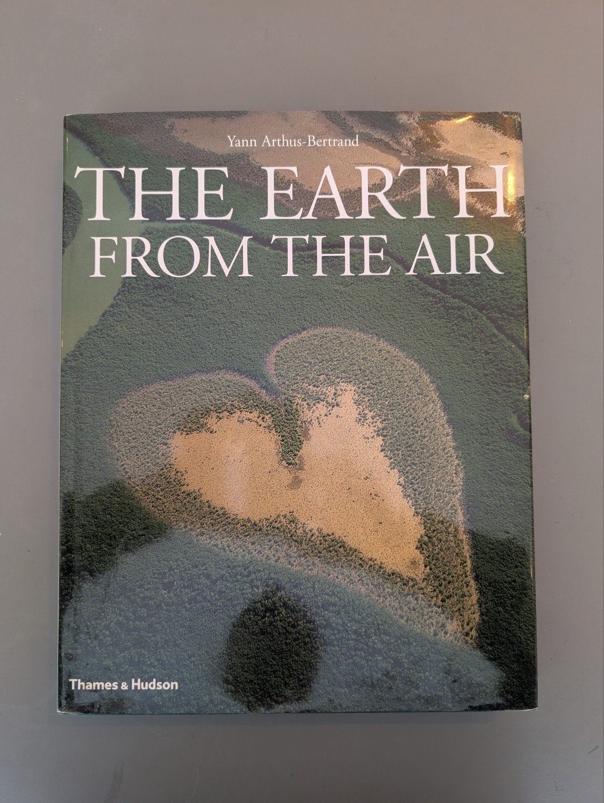 The Earth from the Air - Yann Arthus-Bertrand, Boeken, Literatuur, Gelezen, Europa overig, Ophalen of Verzenden