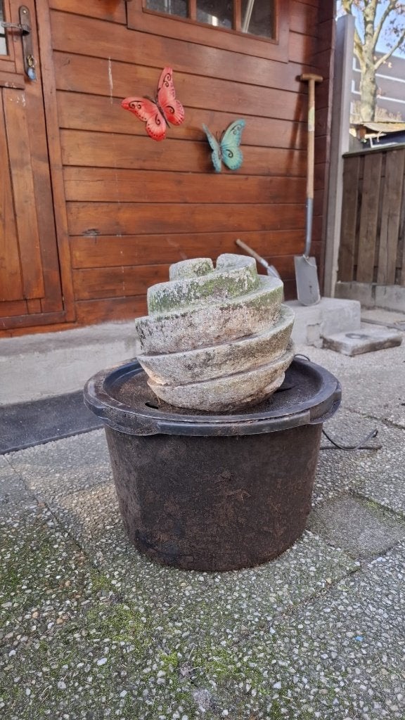 Spiraalvormige tuinfontein - 32cm doorsnee, Tuin en Terras, Ophalen, Gebruikt, Overige materialen, Fontein