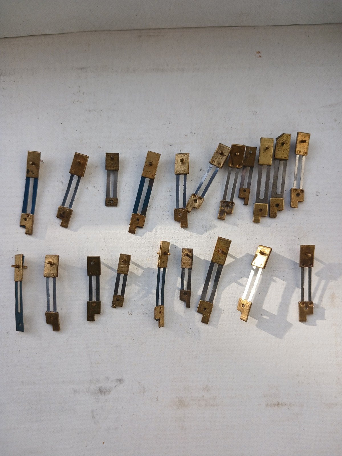 20 ophangingen voor slingerklokken, Antiek en Kunst, Ophalen of Verzenden