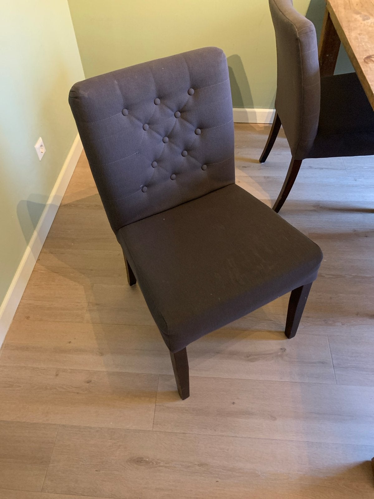 Stijlvolle eetkamerstoel met knopen - 7 stoelen( moet weg), Huis en Inrichting, Gebruikt, Overige kleuren, Ophalen of Verzenden