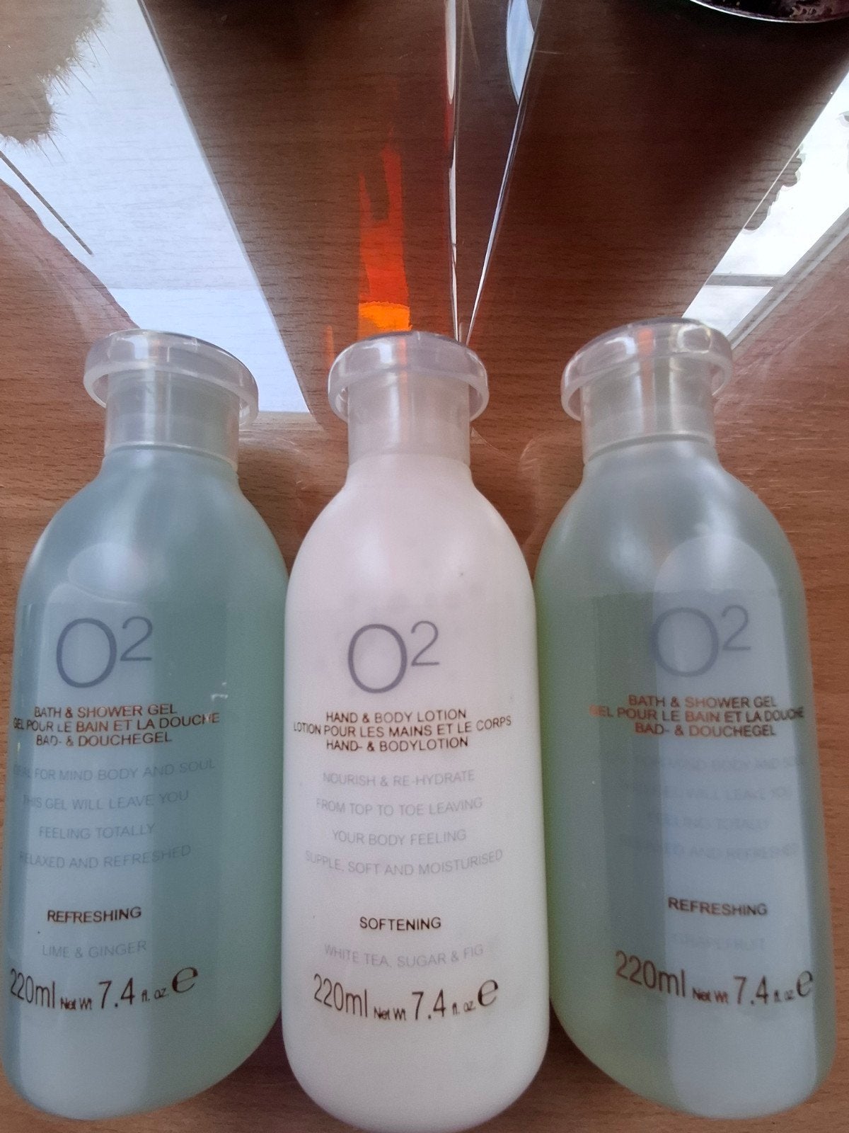Nieuwe O2 Bad & Douchegel en Bodylotion Set (3 stuks), Sieraden, Tassen en Uiterlijk, Verzenden, Nieuw, Bad & Douche