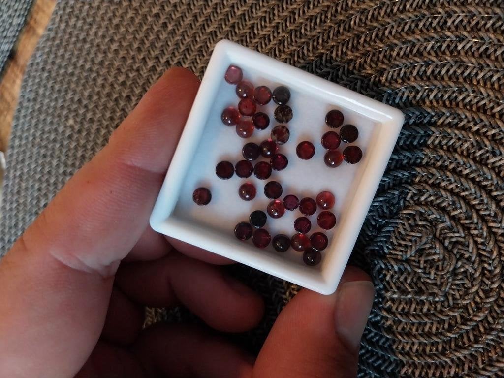 Lot van mooie rode granaat cabochons, Ophalen of Verzenden