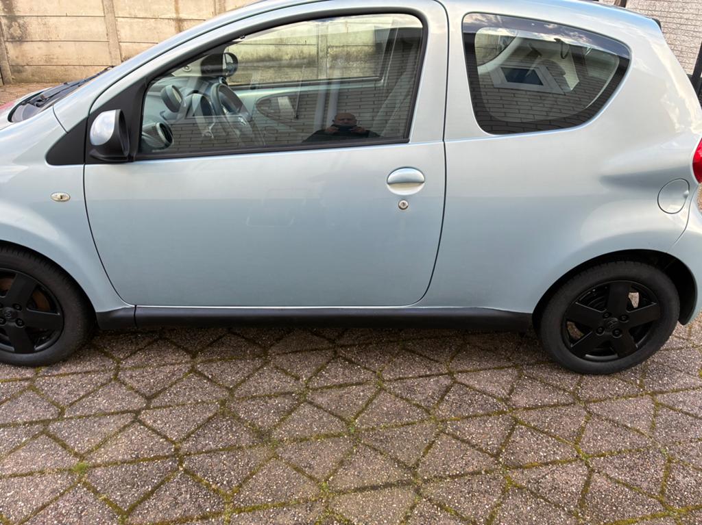 Totota aygo 1.0 vvti, Stof, Zwart, Blauw, Handgeschakeld