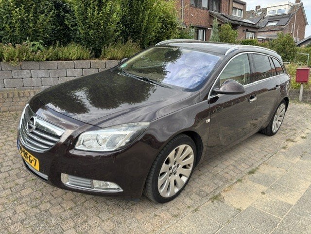 Opel Insignia 1.6 Turbo 132KW Sports Tourer 2011 Bruin, Auto's, Opel, Bruin, 179 pk, Handgeschakeld, Particulier