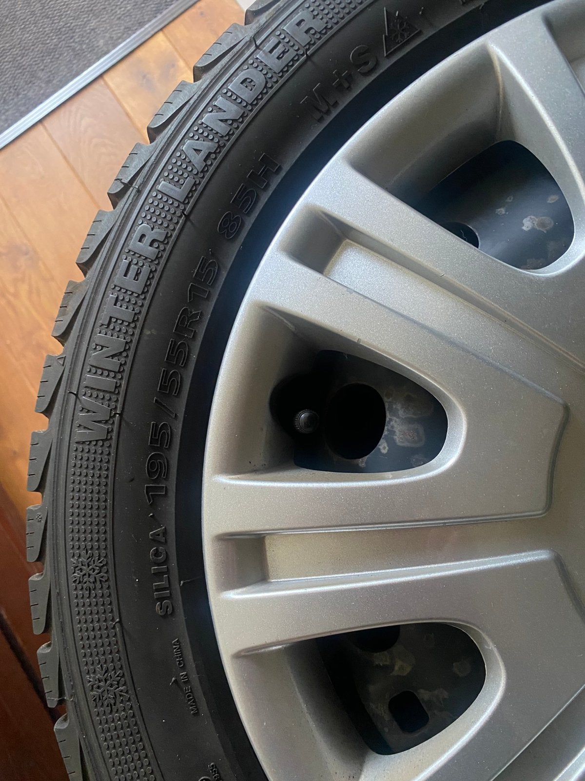 Winterbanden (op velg) van VW groep 4 x, Ophalen, Gebruikt