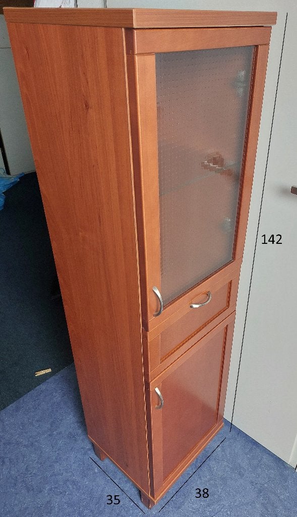 Smalle bruine kast, Ophalen, Gebruikt
