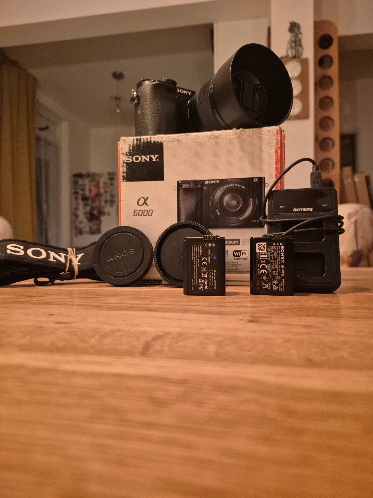 Sony A6000 + Sony FE 50mm F1.8 – complete set, Audio, Tv en Foto, Fotocamera's Digitaal, Accu, Ophalen of Verzenden, Zo goed als nieuw