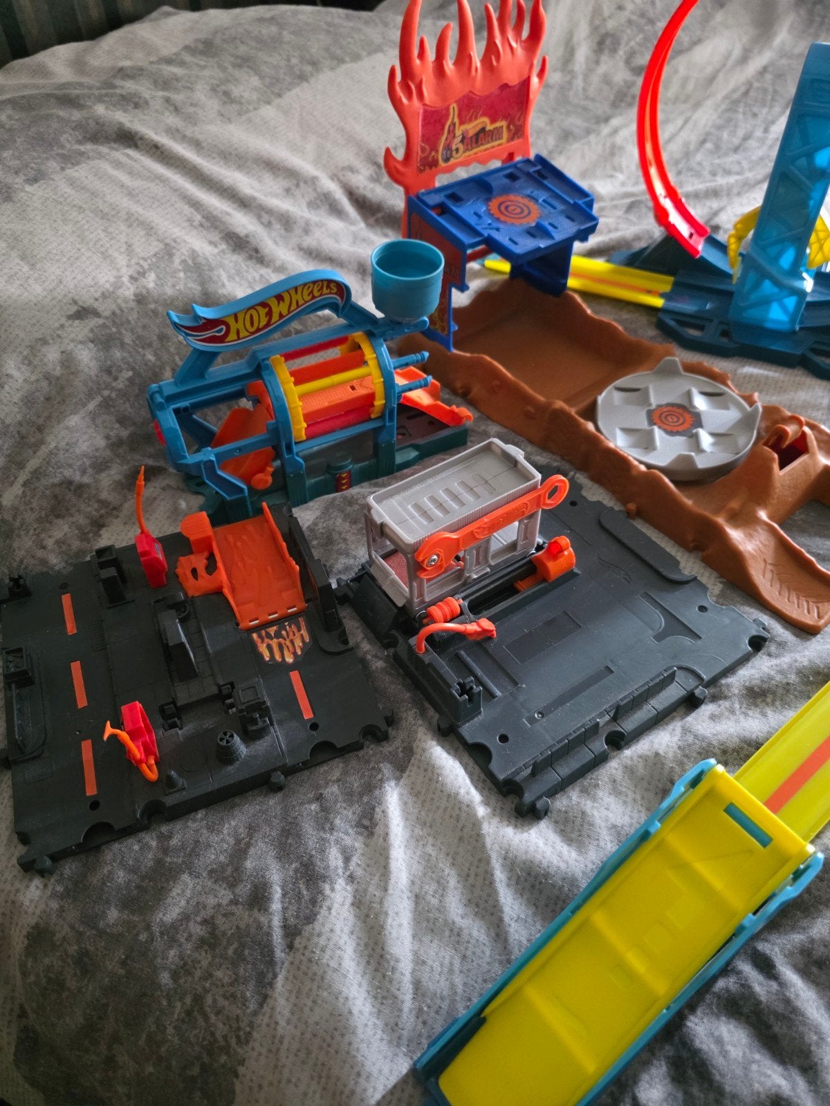 Foto 6 van Grote Hot Wheels set - Ultimate Garage, Gorilla, Wasstraat