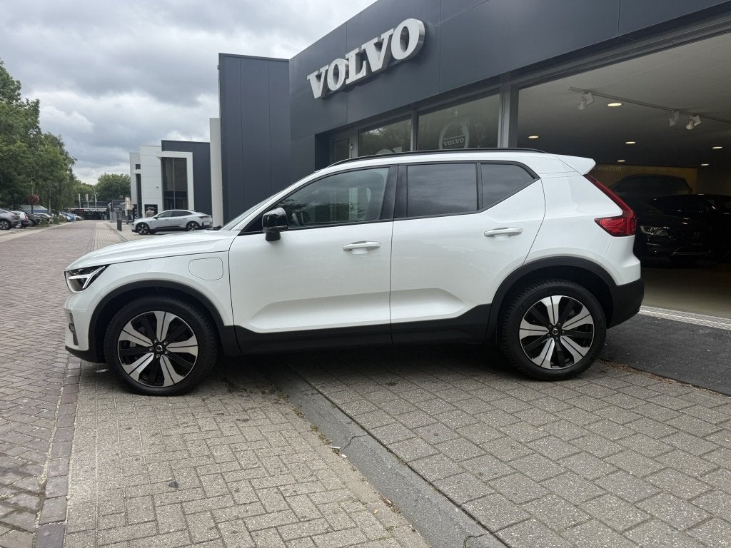 Volvo XC40 T5 Recharge RDesign | 360° camera | Stoel- & Stu, Auto's, 1712 kg, Met garantie (alle), Wit, Plug-in hybride